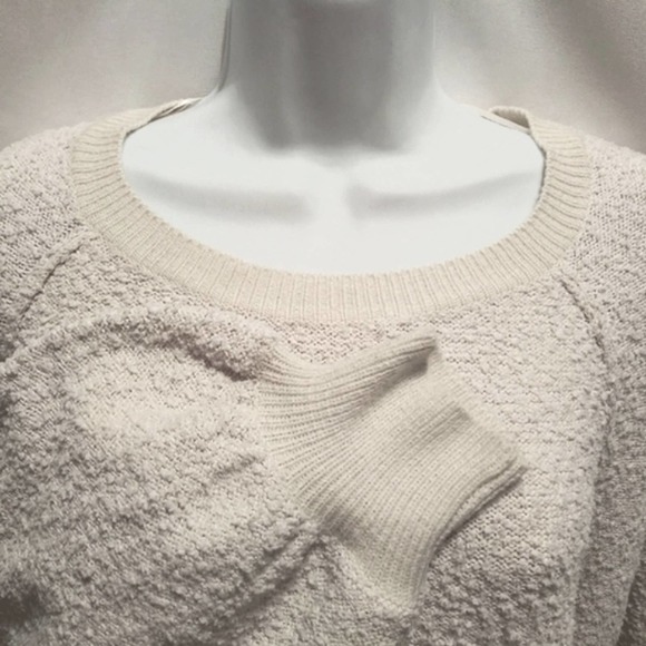 CREAM tone cozy stylish boucle Sweater with balloon cuffs - Picture 6 of 9